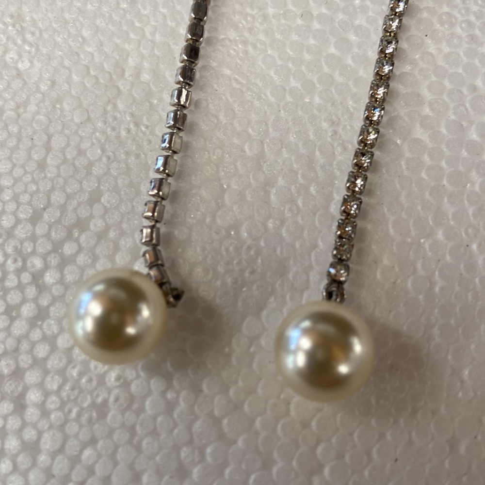 Earrings - Picture 2 of 3